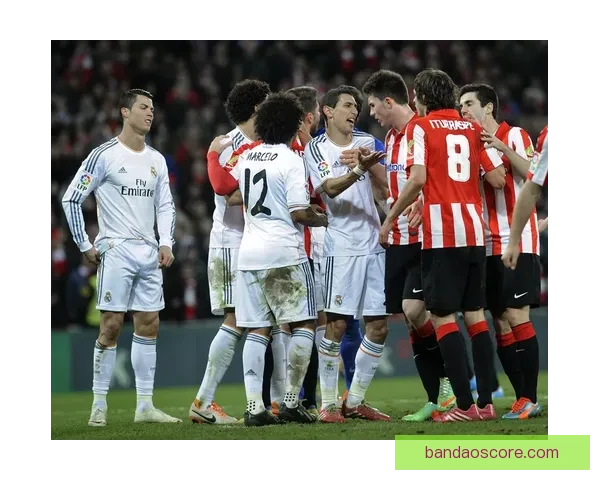 巴尔韦德妻子怒批巴萨红牌判罚球场管理应彻底反思